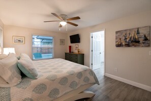 4 bedrooms, desk, iron/ironing board, travel crib