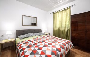 1 bedroom, free WiFi, bed sheets