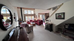 TV, fireplace, Hulu, streaming services