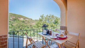 Outdoor dining - 3 bedroom stunning home in Marciana (Marciana)