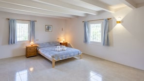 4 bedrooms, iron/ironing board, travel cot, WiFi