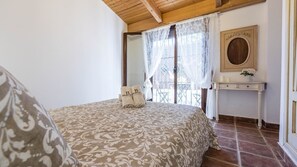 3 slaapkamers, een strijkplank/strijkijzer, wifi