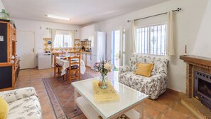 TV, fireplace - Villa Lucía de Torrox by Ruralidays (Málaga)