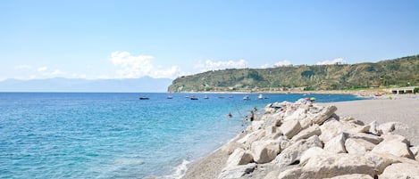 Playa en los alrededores y pesca
