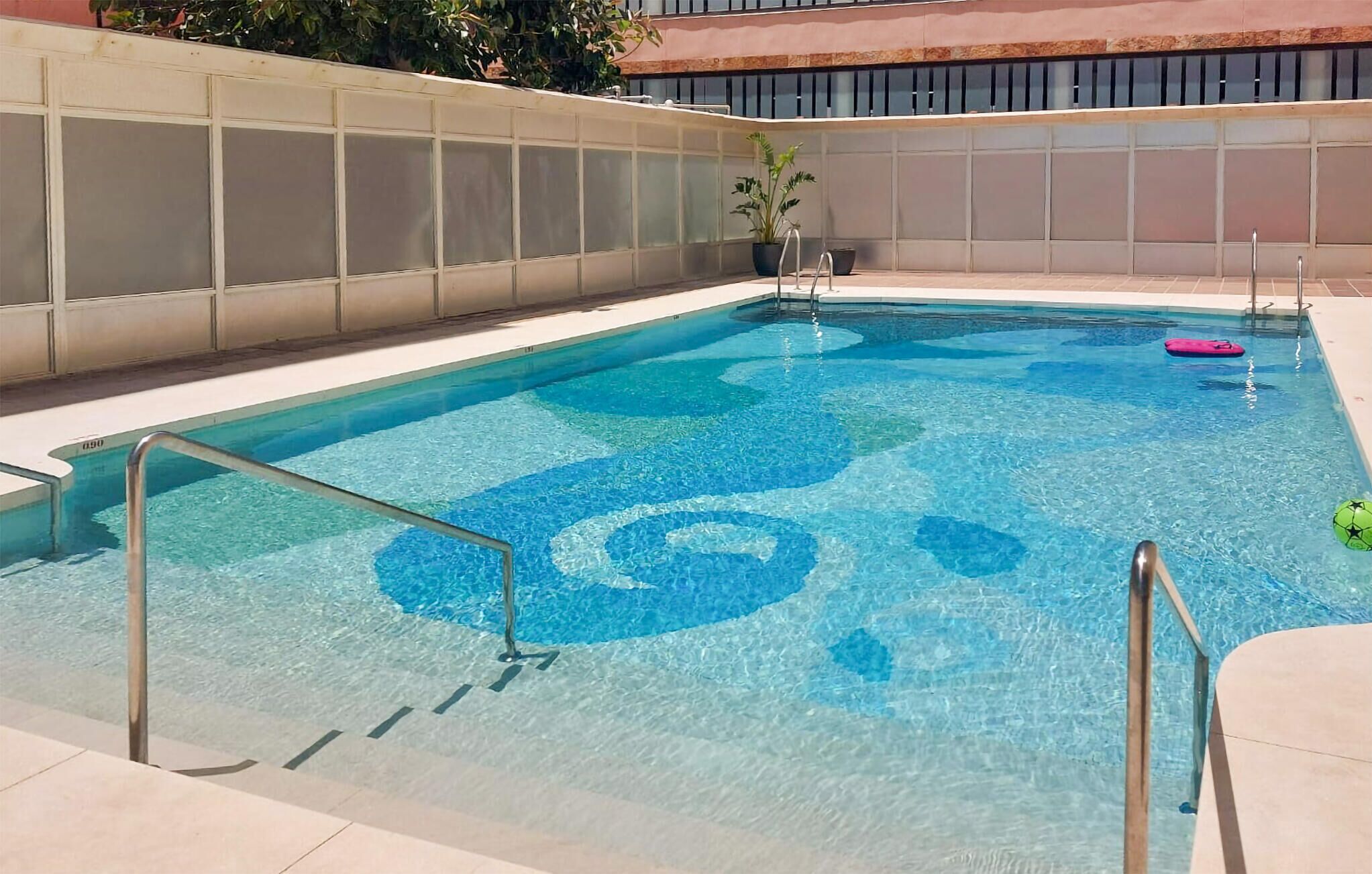 حمام سباحة