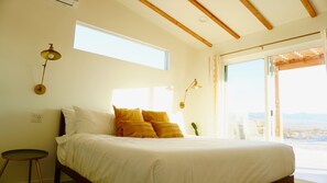 4 chambres, coffres-forts dans les chambres, fer et planche à repasser