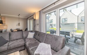 Smart-TV, Kamin, Tischfußball, Stereoanlage
