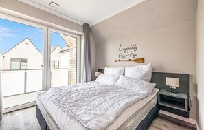 3 bedrooms, travel crib, free WiFi, bed sheets