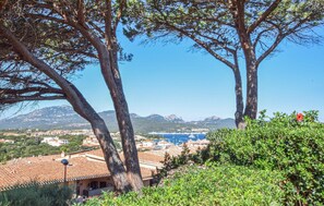Property grounds - Nice home in Porto Rotondo (Porto Rotondo)