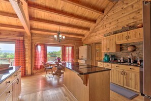 Fridge, microwave, stovetop, dishwasher - Family Retreat w/ Deck Near Appalachian Trail! (Berryville)