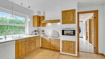 Kühlschrank, Herdplatte, Geschirrspüler