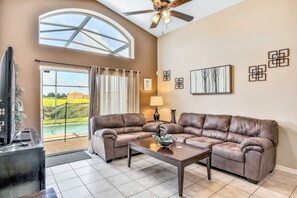 Fernseher, Videospiele, DVD-Player, Tischfußball