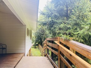 Property grounds - Horse Creek of Gatlinburg...Cozy Place on the Creek (Gatlinburg)