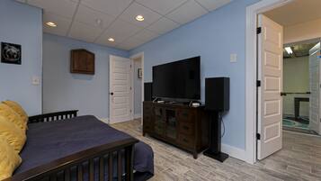 2 habitaciones, escritorio, tabla de planchar con plancha y wifi gratis