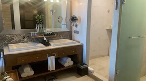 Dusche, Whirlpool
