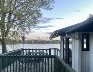 Outdoor dining - Spectacular Lake Home on Locke Lake in Monticello! (Monticello)