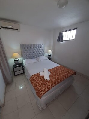Departamento básico | 1 habitación, tabla de planchar con plancha y wifi gratis 