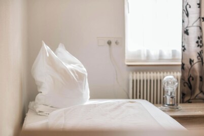 Vacation Apartment "Mentenwirt" with Mountain View, Wi-Fi & Terrace