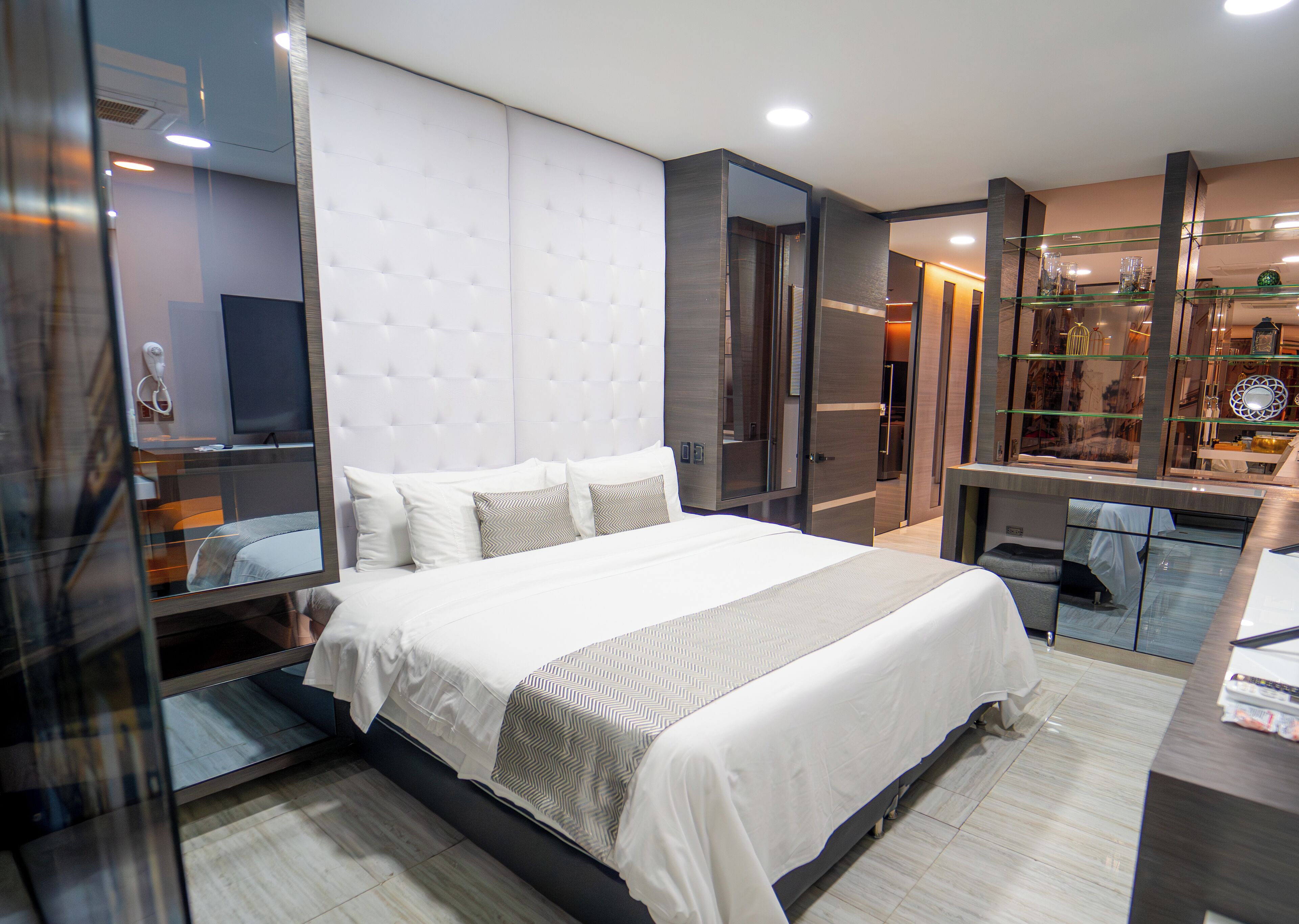 Deluxe Triple Room, 3 Bedrooms, City View | Premium bedding, Select Comfort beds, minibar, in-room safe