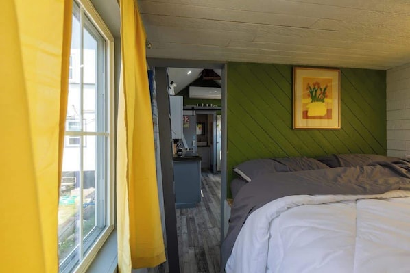 2 bedrooms, bed sheets