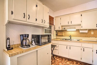 Pets Welcome: Cozy Home w/ Pool in Margate!