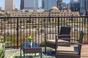 Property grounds - The Speakeasy (Rooftop HOT TUB!) (Nashville)