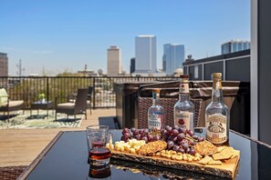 المنطقة المحيطة بالمنشأة