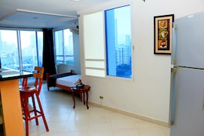 Basic Apartment | Living room