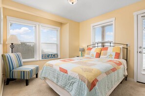 3 bedrooms, pillow-top beds, iron/ironing board, free WiFi