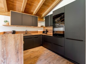 Kühlschrank, Ofen, Herdplatte, Geschirrspüler