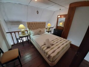Basic Apartment | 2 bedrooms, iron/ironing board, free WiFi