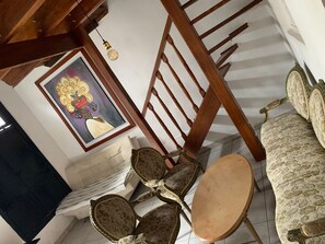 Basic Apartment | Living area