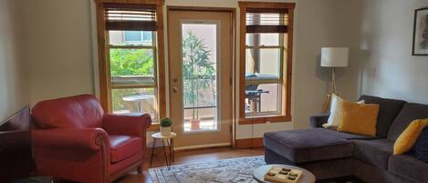 Smart TV, Netflix, streaming services