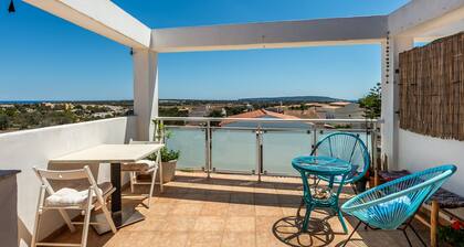 Holiday Home “Casa Marino” with Sea View, Terrace & Wi-Fi