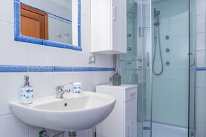 Doccia, asciugacapelli, asciugamani