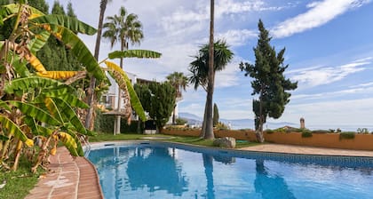 Holiday Home 'Villa Punta De La Mona' with Sea View, Wi-Fi and Air Conditioning