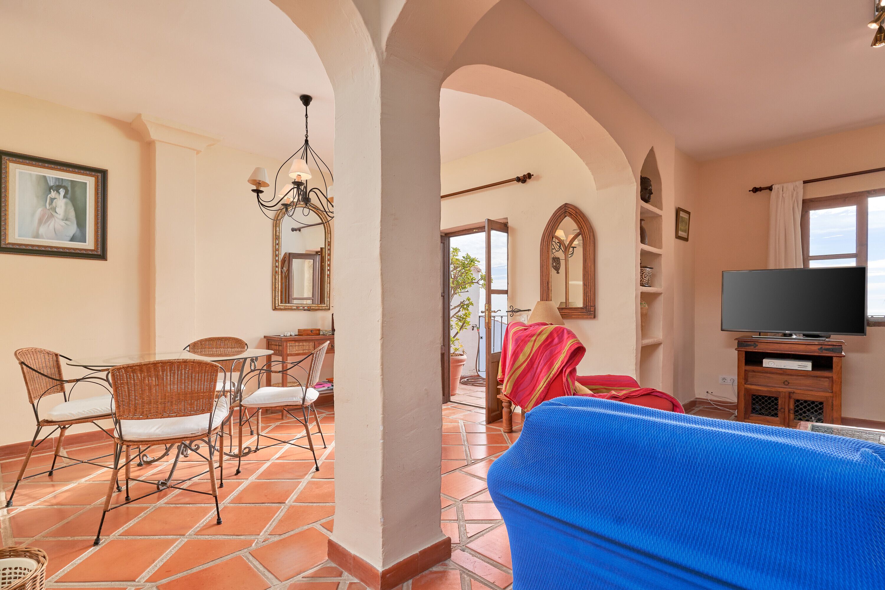 Télévision, cheminée