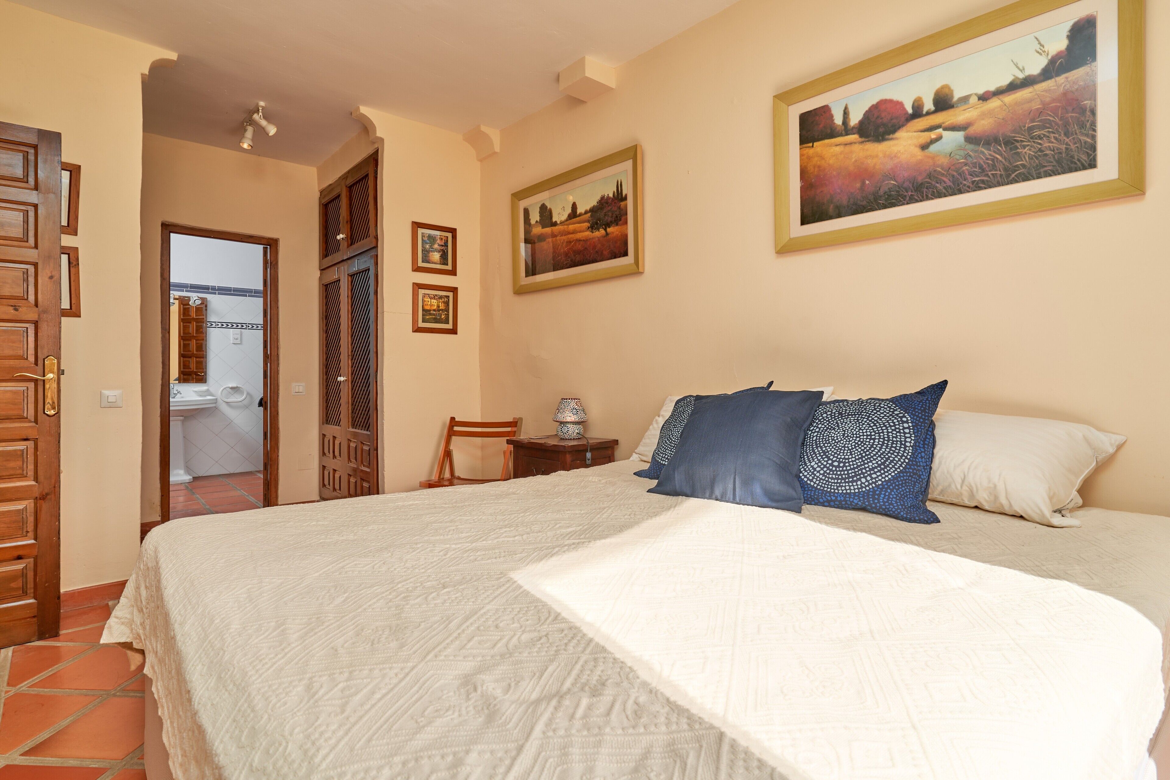 3 quartos, ferros/tábuas de passar roupa, Wi-Fi de cortesia