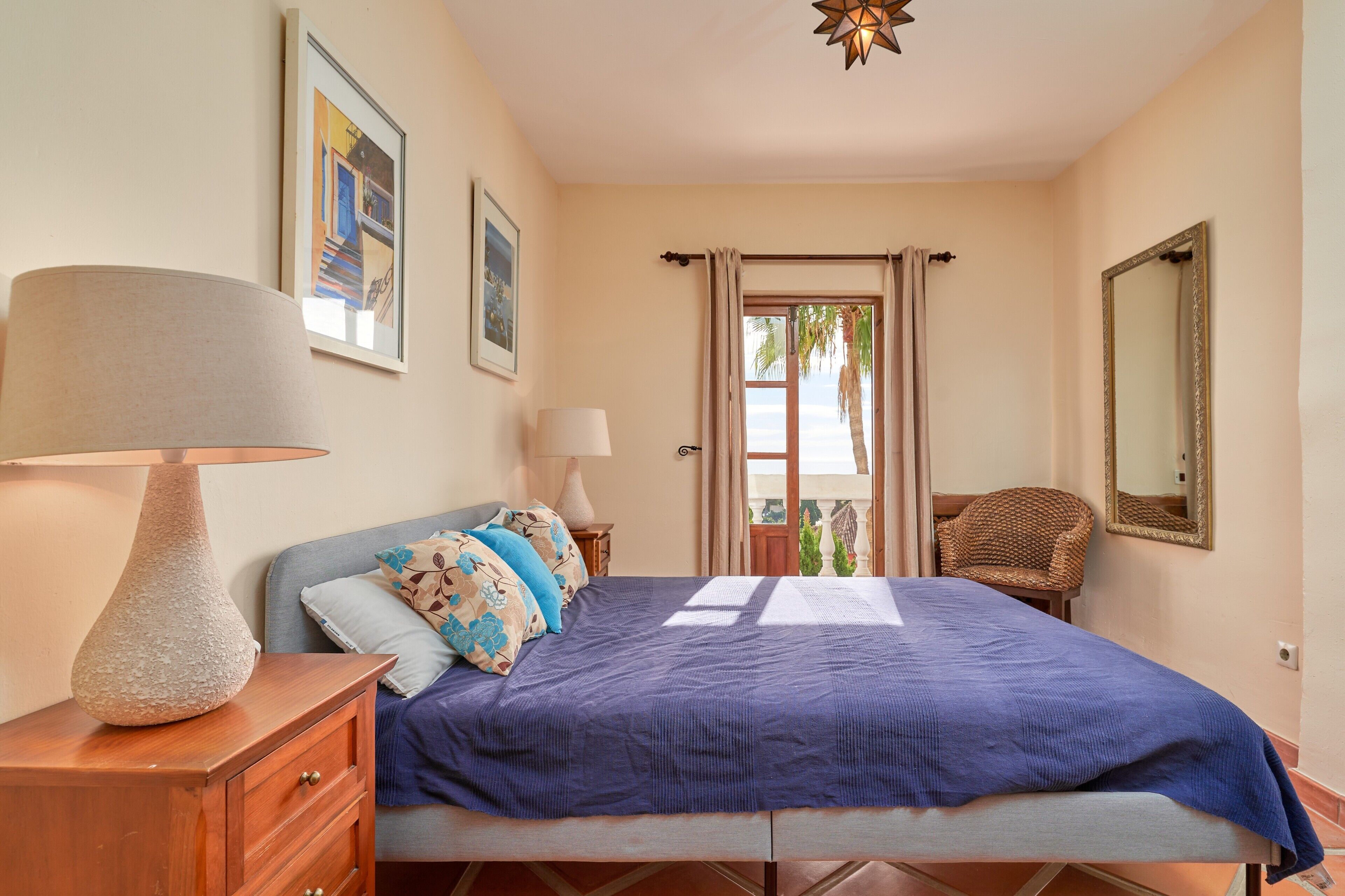 3 bedrooms, iron/ironing board, free WiFi, bed sheets