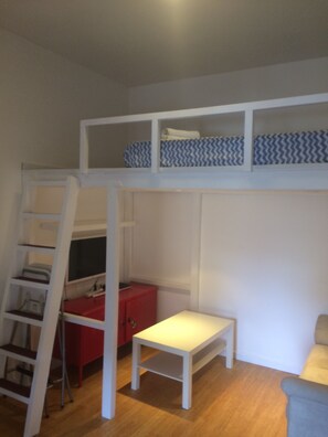 1 bedroom, iron/ironing board, free WiFi, bed sheets