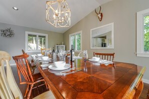 Dining - Hillside Hideaway in Glen Cannon (Pisgah Forest)