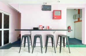 Área de estar no saguão