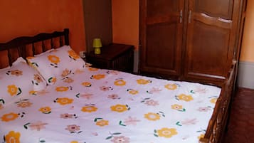 4 chambres, fer et planche à repasser, draps fournis