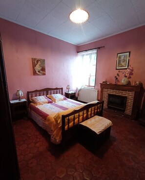 4 Schlafzimmer, Bügeleisen/Bügelbrett, Bettwäsche