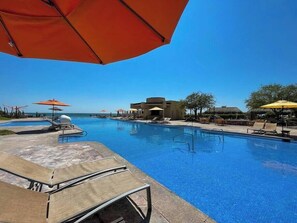 Pool - Oceanfront Gem with Pools & Private Beach #704 (Puerto Peñasco)