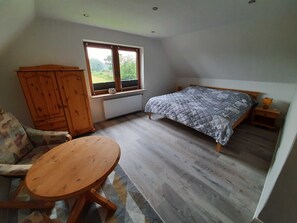 3 bedrooms, travel cot, WiFi, wheelchair access