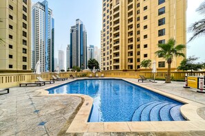 Outdoor pool, a heated pool - 3 Minute Walk to Beach 1 Bed Rimal 3 JBR (Dubai)