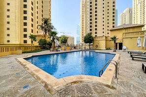 Outdoor pool, a heated pool - 3 Minute Walk to Beach 1 Bed Rimal 3 JBR (Dubai)