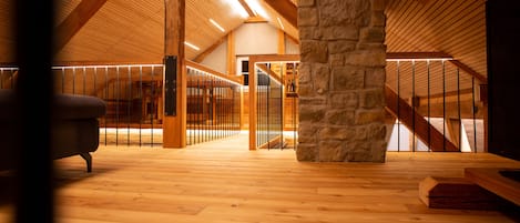 المنشأة من الداخل