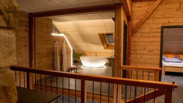 5 bedrooms, in-room safe, iron/ironing board, travel crib